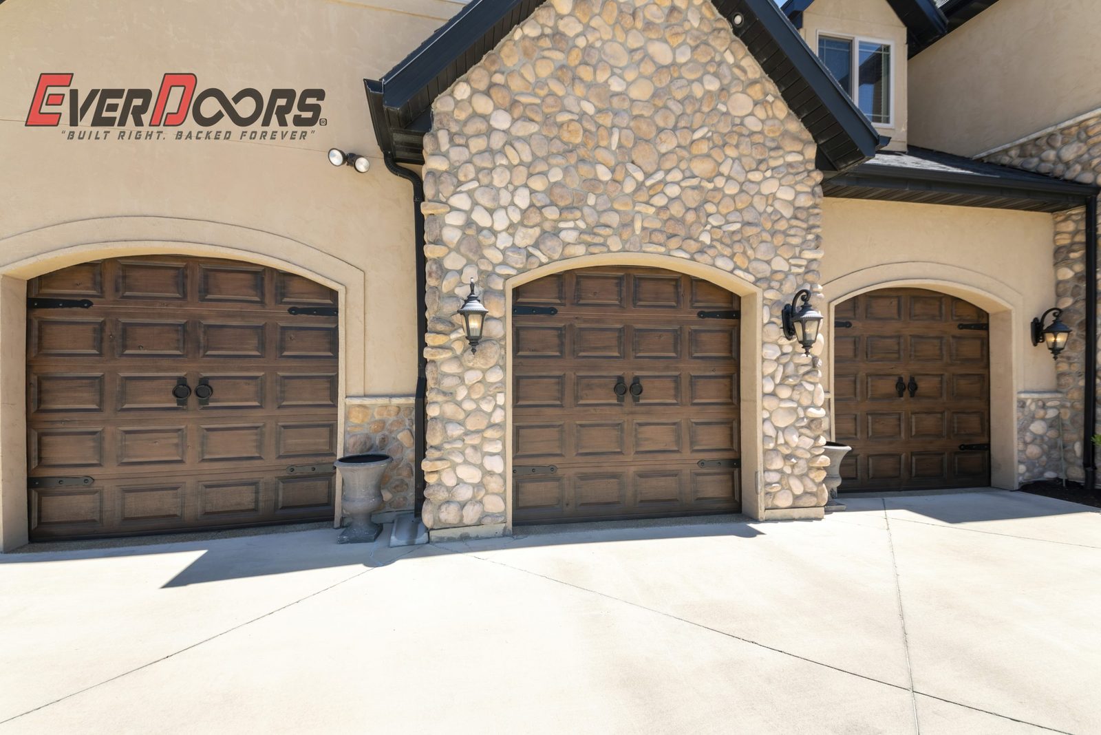 A garage door installed by Everdoors, serving Berkeley Township, NJ